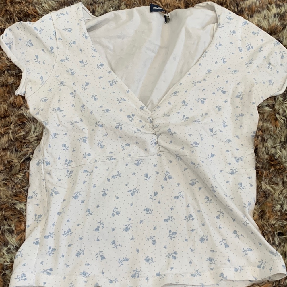blue and white floral gina top brandy melville, perfect condition